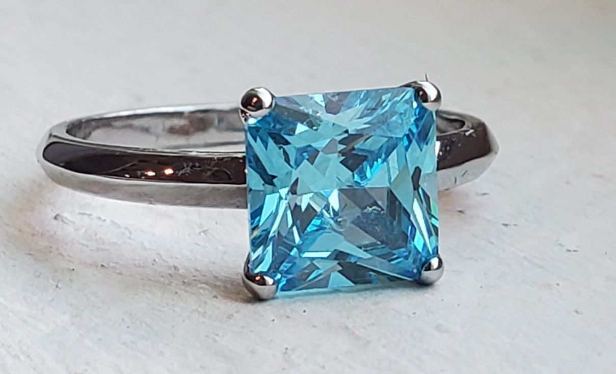 NEW!!! Turquoise Cubic Zirconia Ring 