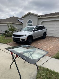 Replace The Windshield Jeep Grand Cherokee 2021-2022