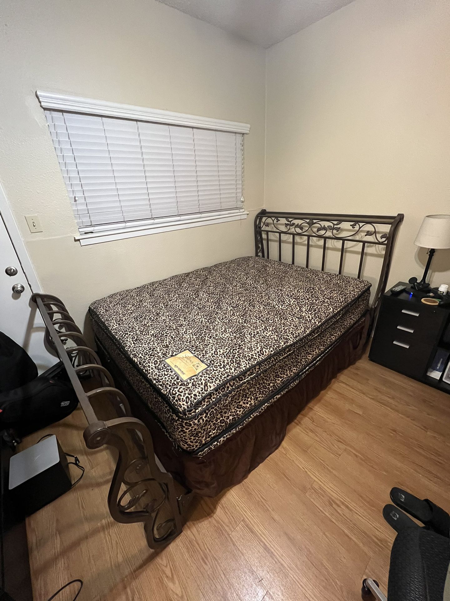 Queen Bed and Foundation