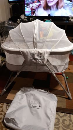 Primo cocoon folding travel bassinet
