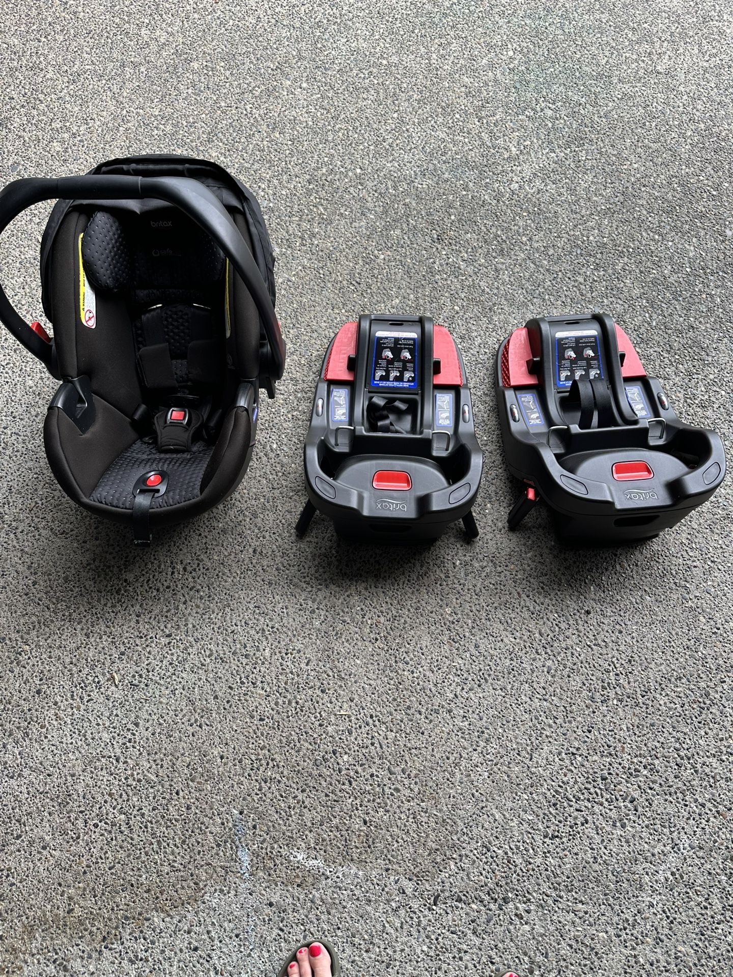 Britax Infant Car seat With 2 Bases