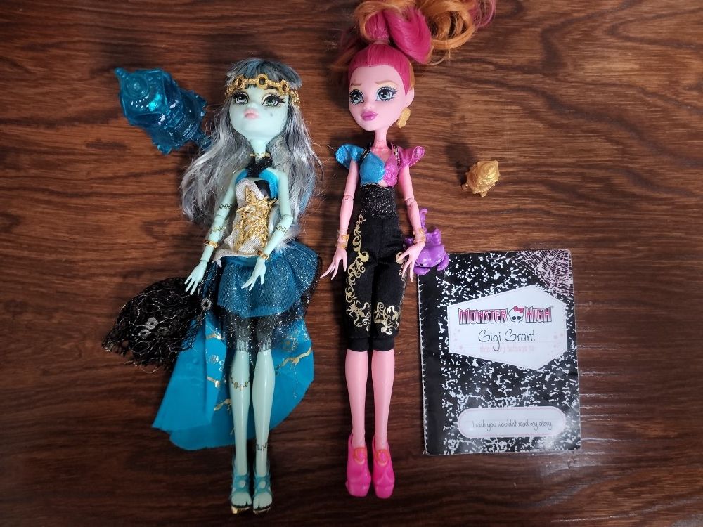 Monster High Lot of 13 Dolls