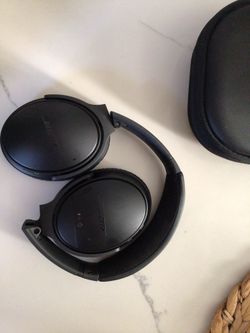 Like NEW BOSE HEADPHONES 