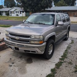 2001 Chevy 4x4 2500 3/4 ton Suburban 8.1 4l80 big block