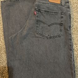 Women Levi Jeans Size 28
