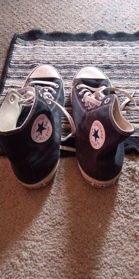 Boys Converse Shoes Good Condition Size 10$8.00