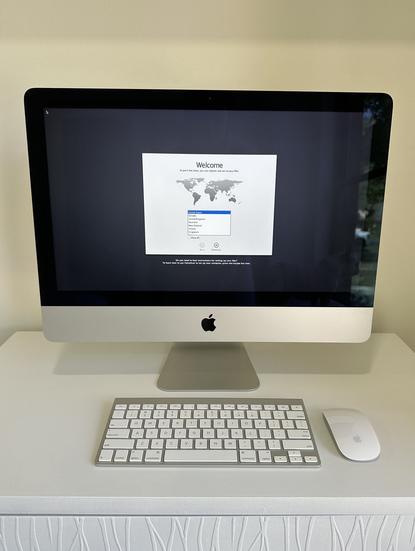 Apple iMac 21.5” All In One Desktop Computer