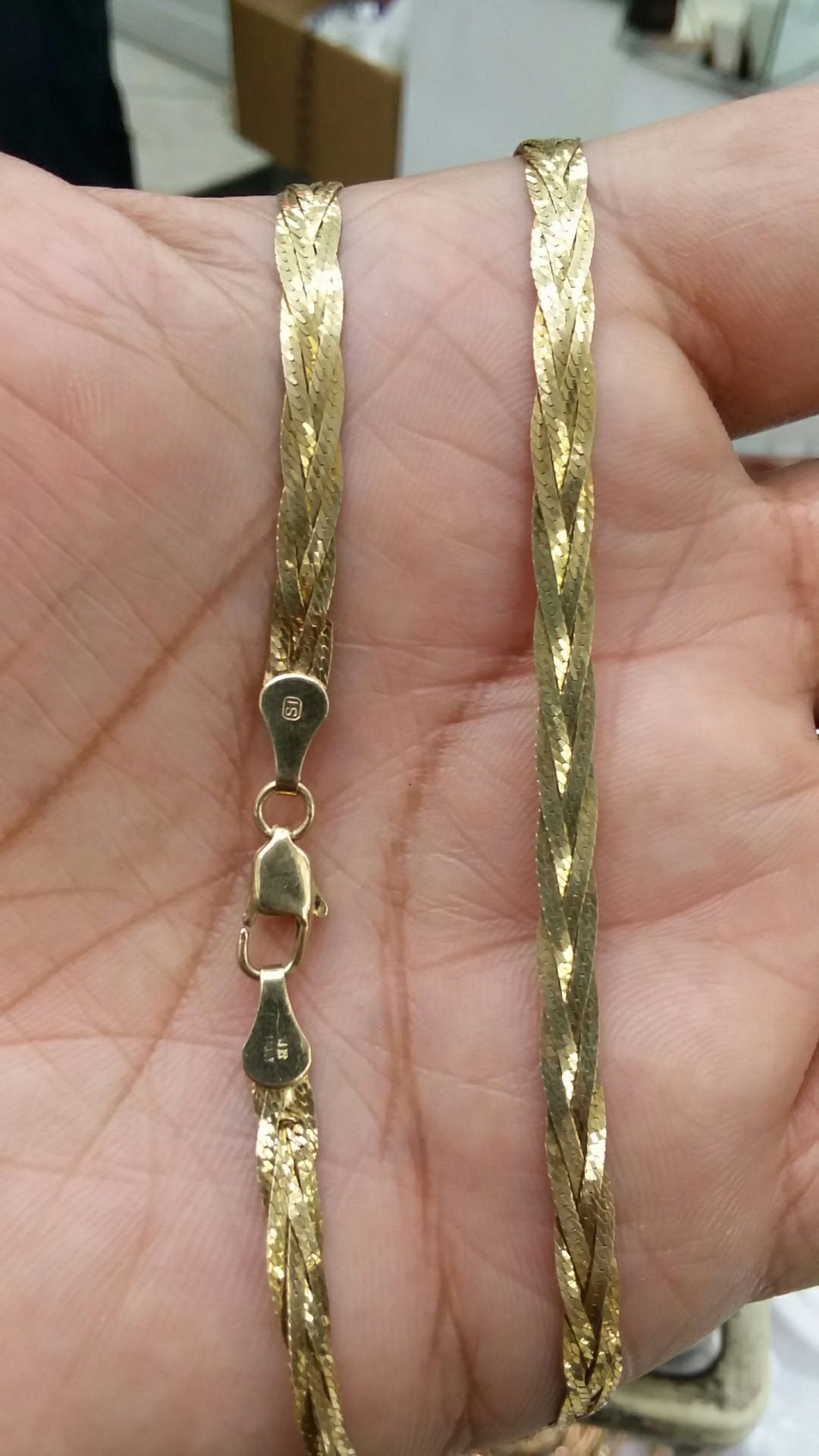 14k italian gold hair bone chain 8.3 grams 18 inch long