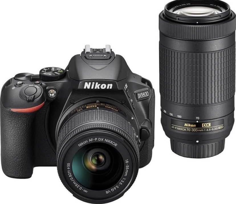 Excellent Condition Nikon D5600 Body with 2 Lens Kit and SD card