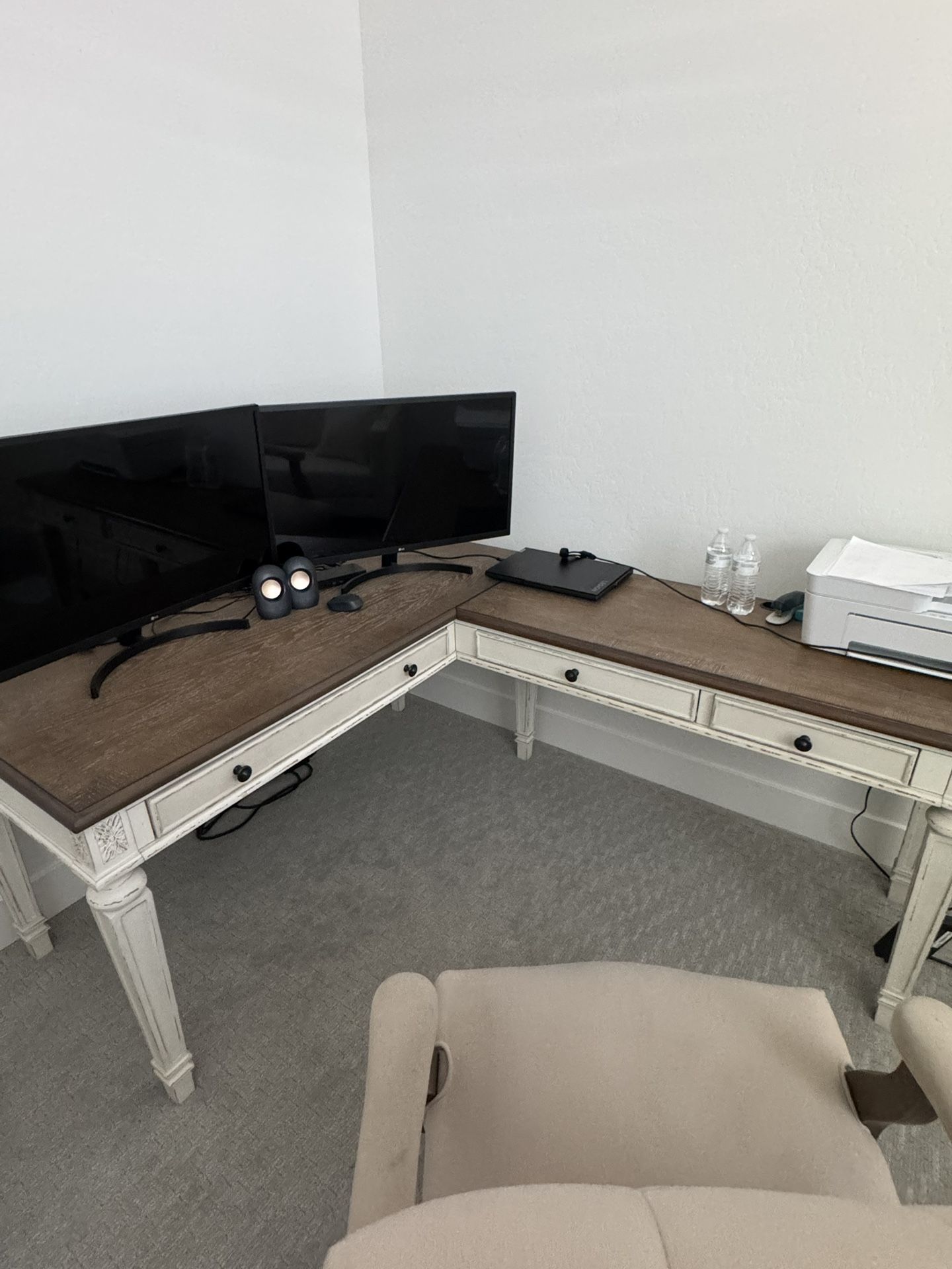 Realyn L Shaped Desk
