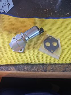 1997 THRU 2004 FORD EXPEDITION  IDLE AIR CONTROL VALVE.