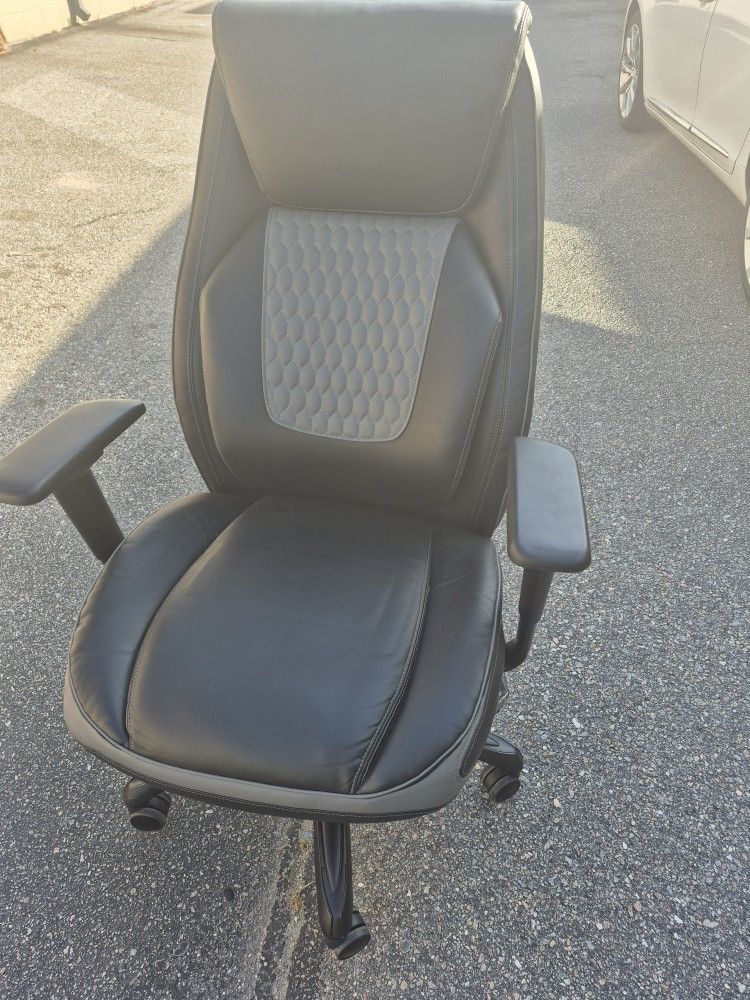 Shaquille O'Neal Office Chair For Sale.
