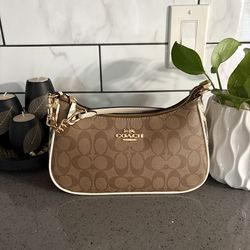 Coach Teri Shoulder Bag in Signature Canvas
