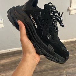 Balenciaga Triple s