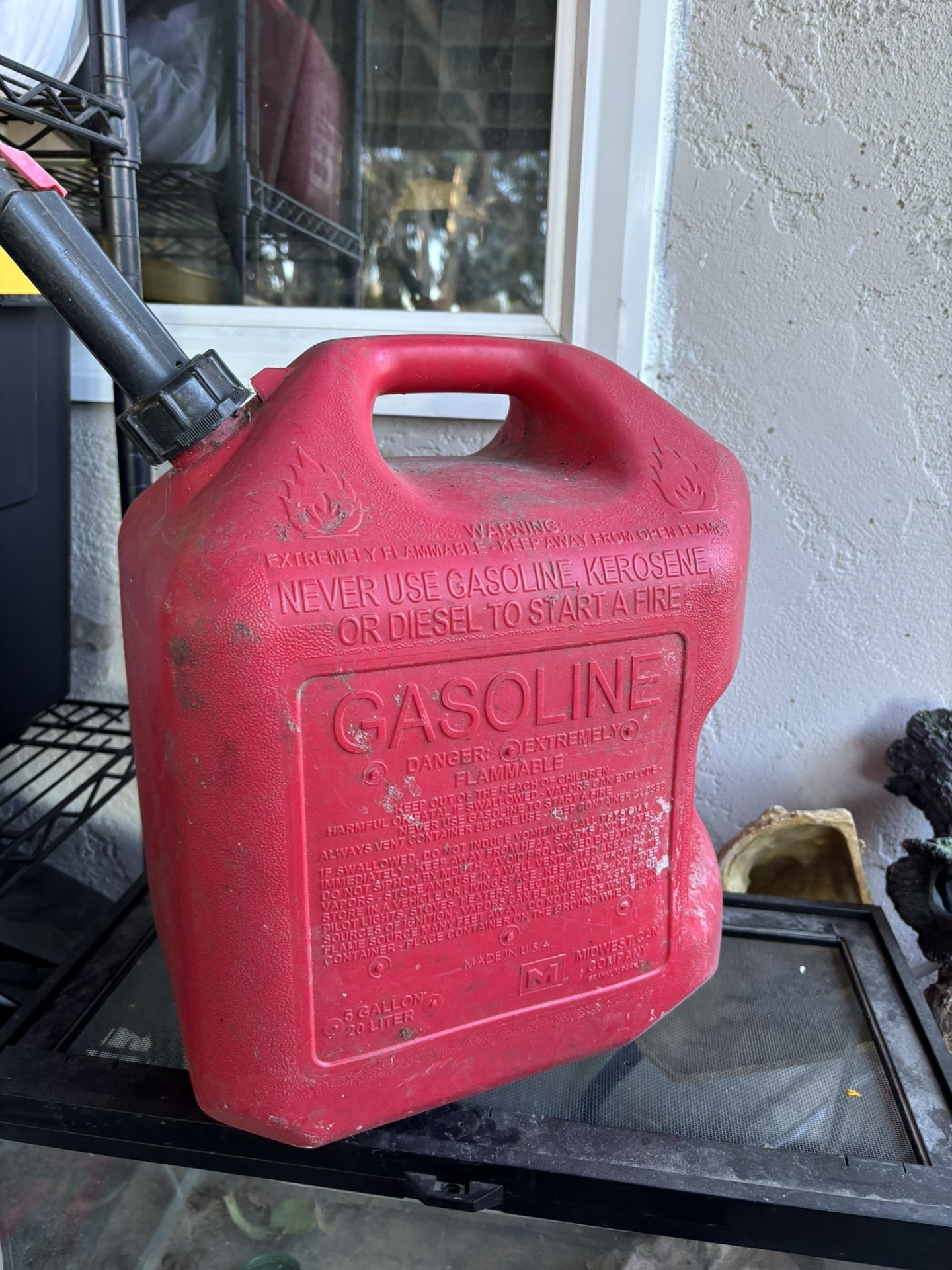 Gas