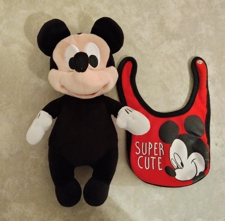 Mickey Bib And Doll