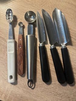 Six professional garnishing tools