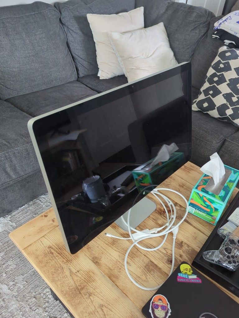 27" Apple Monitor