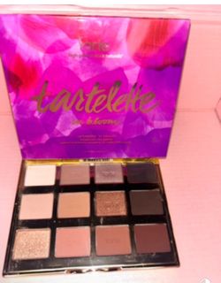 Eyeshadow palettes