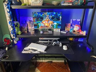 Computer / gaming desk