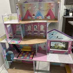 Kidkraft Doll House