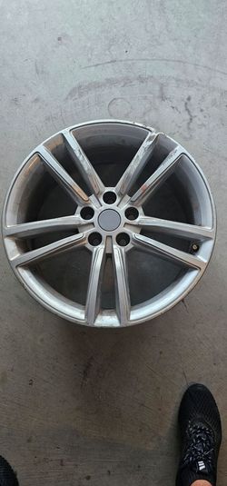Tesla 19" OEM Rim