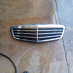 Mercedes  e 300 or e350 grill