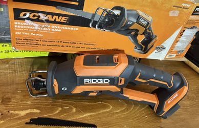 BRUSHLESS 18V ONE-HANDED RECIPROCATING SAW Battery and Charger Sold Separately
