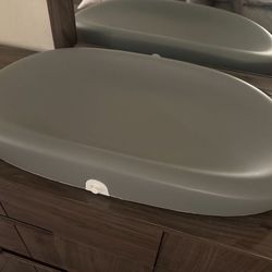 Hatch Grow Smart Changing Pad and Scale