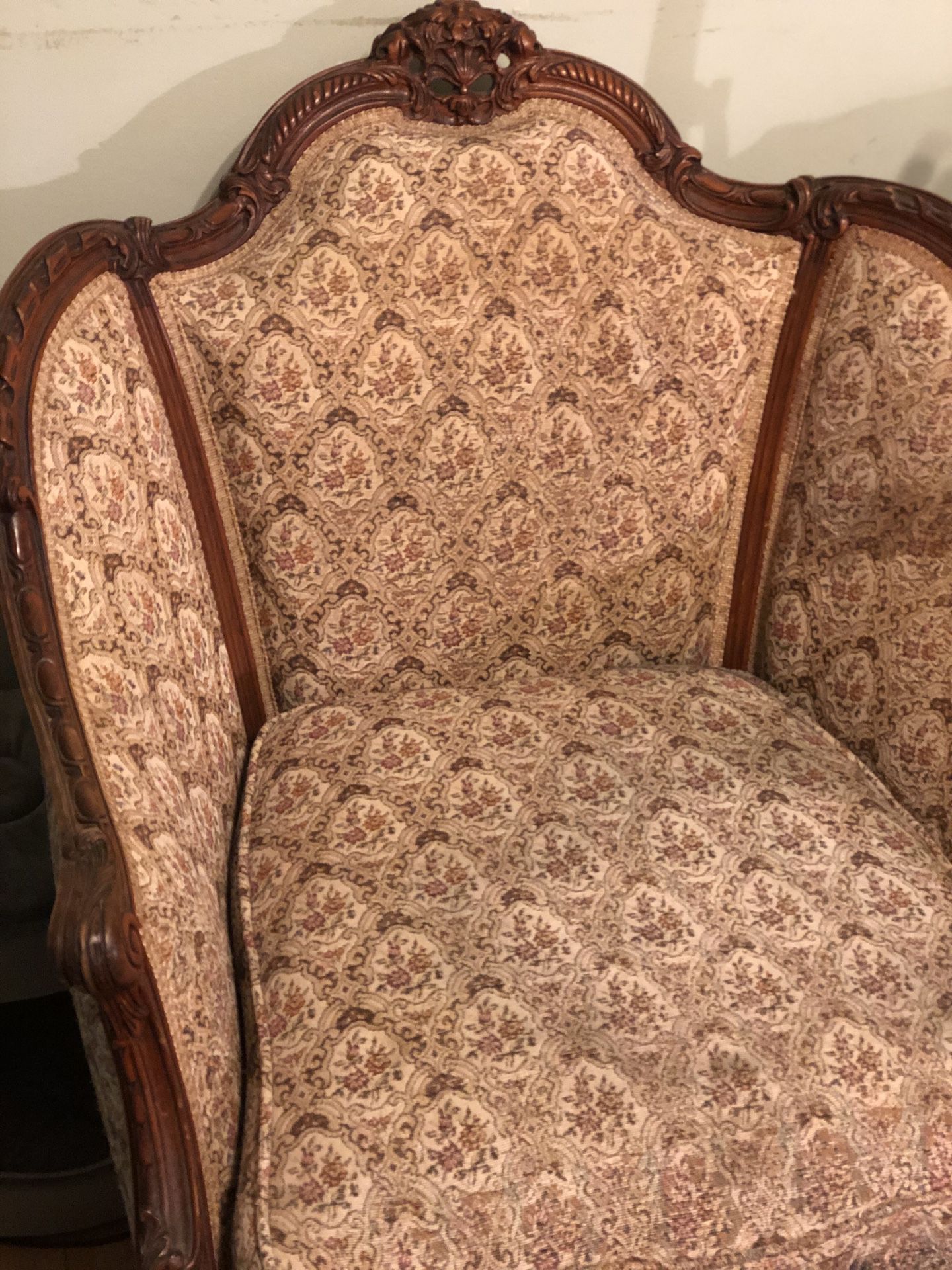 Vintage VICTORIAN STYLE CARVED WOOD chair / SOFA Couch