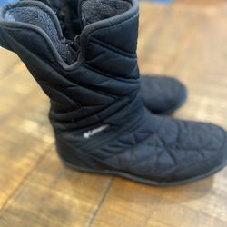 Girls Columbia Snow Boots - Size 3