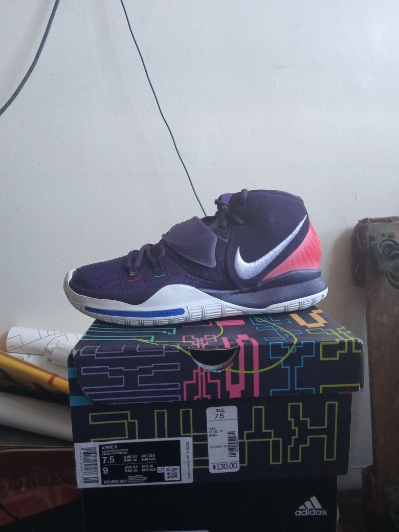 Nike Kyrie Enlightenment Size Brand New
