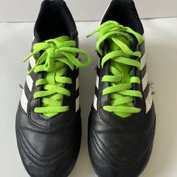 Kids Soccer Cleats Size 4Y