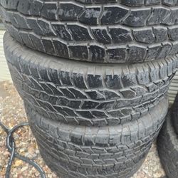 4 Cooper Discover Lt 275 65 18 