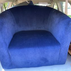 2 Velvet Chairs With Ottoman. Ex Cond 
