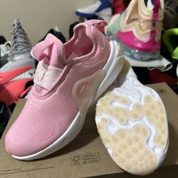 Nike Shoe Girls Size 3Y Brand New/No box