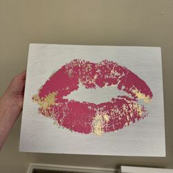 Lips Pink And Gold 