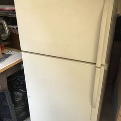 Kenmore Refrigerator In Great Working Condition 
