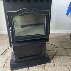Harman Pellet Stove for Sale in Topton, PA - OfferUp