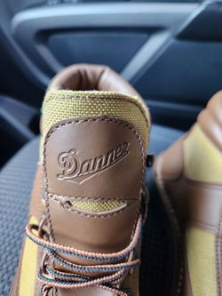 DANNER feather light men's boots size 9
