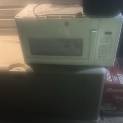 Over the oven microwave