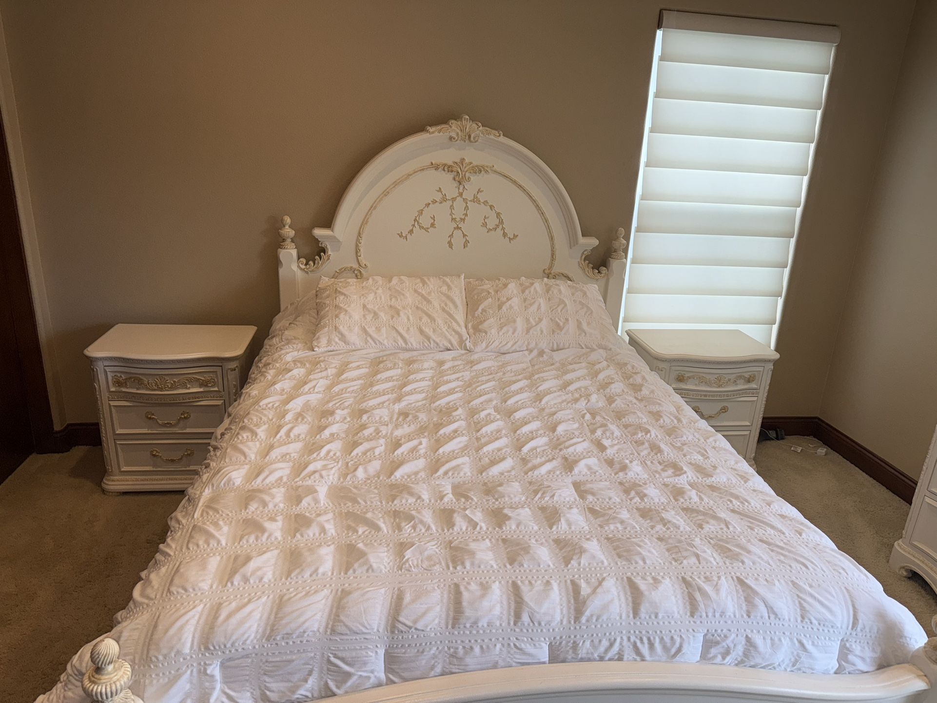Girls White & Gold Queen Bedroom Set