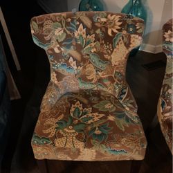 Beautiful Peacock accent Chair 