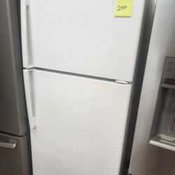 GE Refrigerator 
