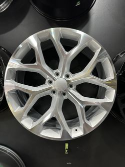 New Snowflake silver  24x10 6x139.7 Rims Tires Tahoe Suburban Sierra Silverado Escalade