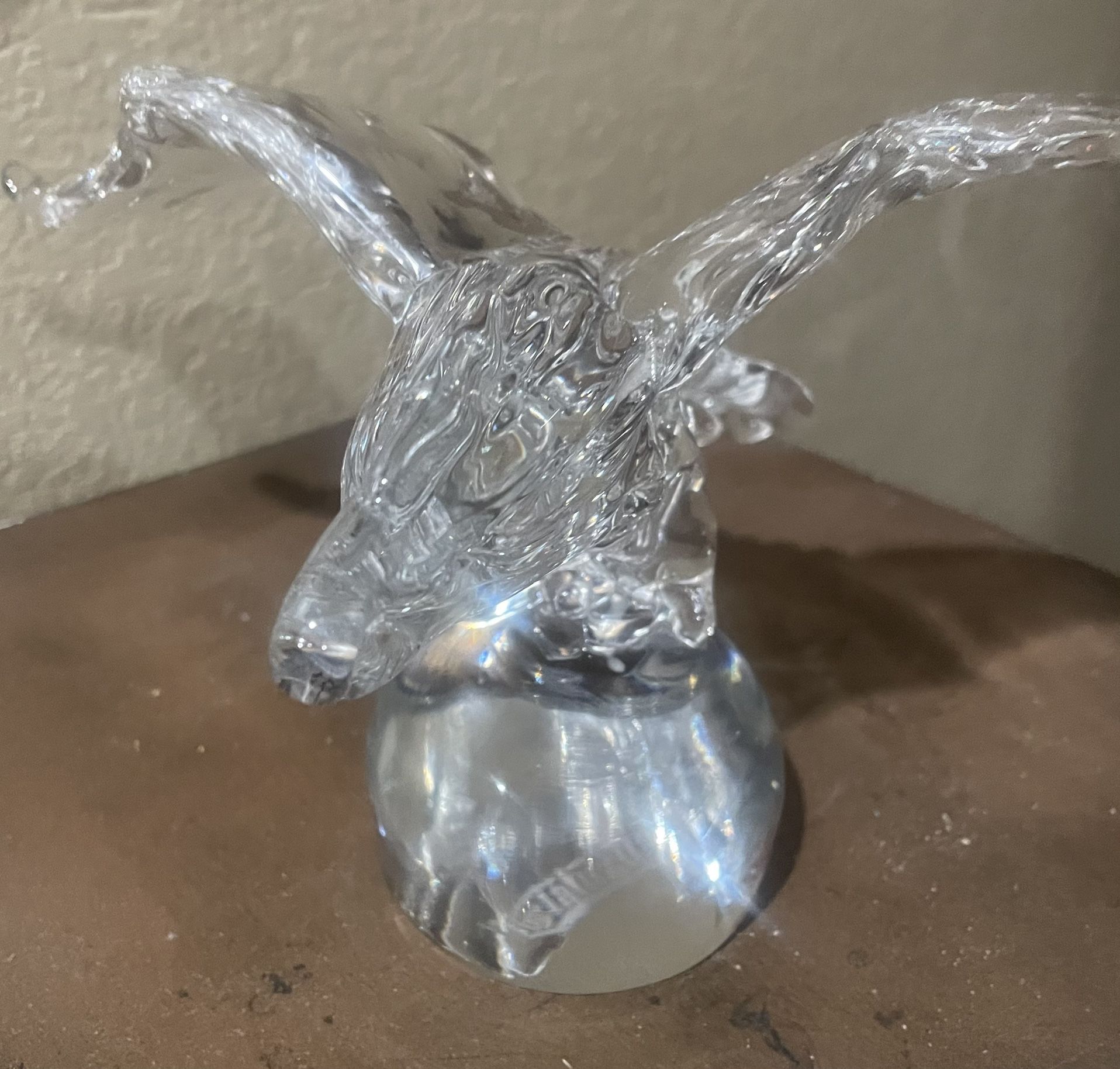 Kristaluxus Eagle Paperweight 