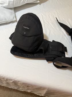 2 baby carriers, infantino/Cozy one
