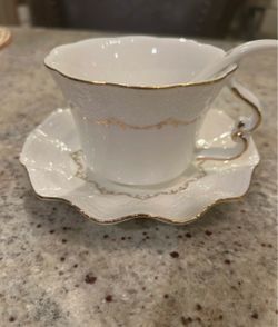 Elegant Tea Cup Set
