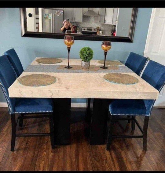 Marble Square Counter Height Dining Table And Blue Velvet/Black Bar Stools💥5 Piece Dining Set🌟On Display 🏠 Financing Options 👍