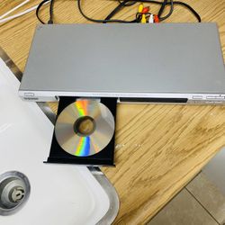 SONY CD/DVD.  Player
